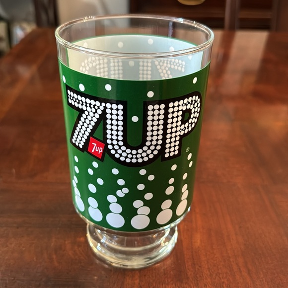Vintage 1970's 7 UP Soda Large Drinking Bar Glass 26 oz. 7up - Picture 3 of 7